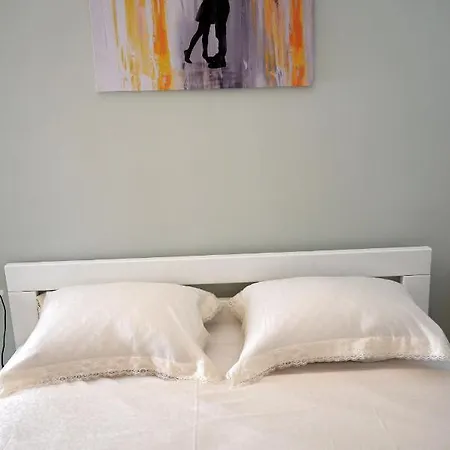 Twins Apartment *